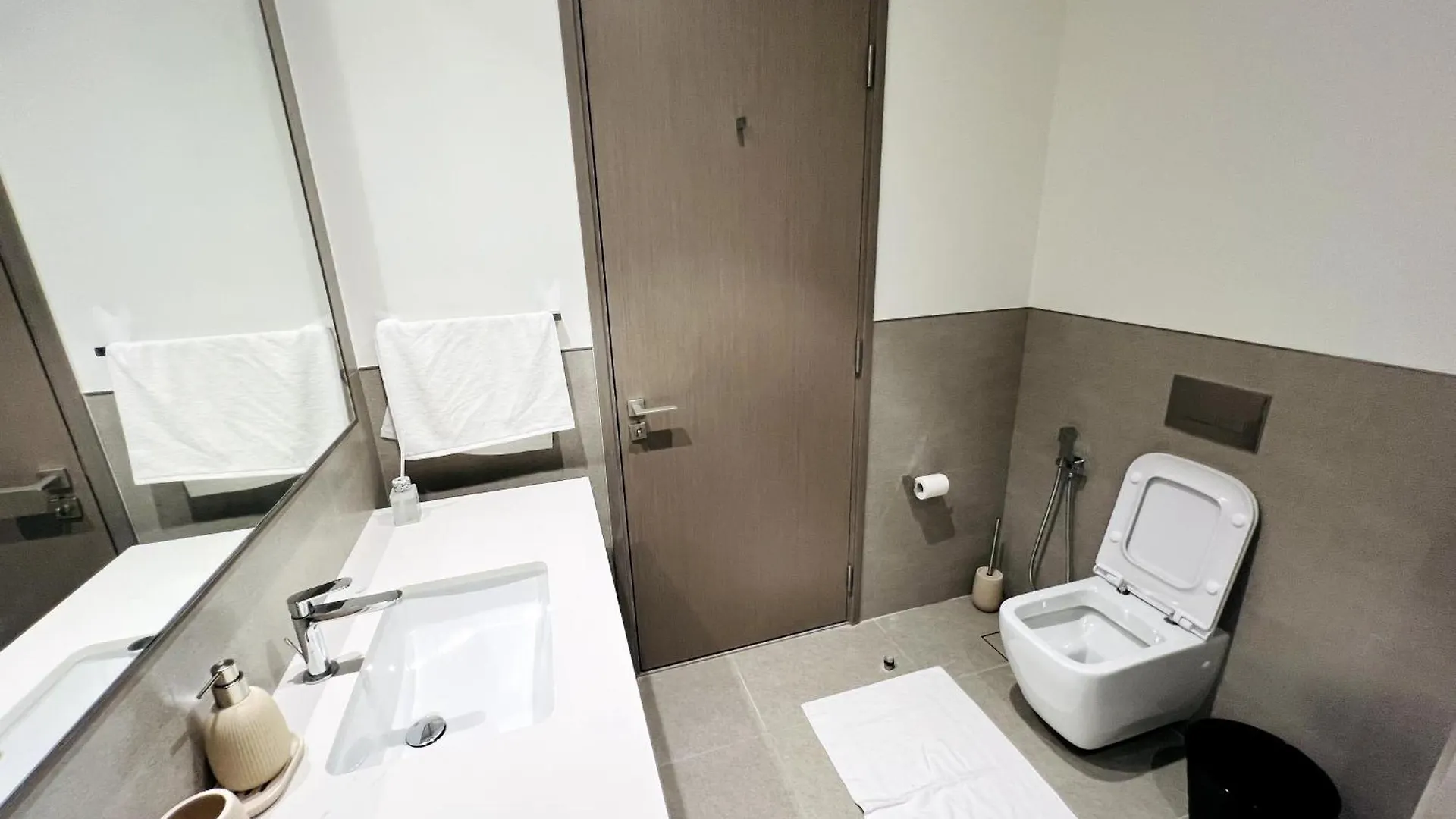 Cozy 2Br Apartment Burj Khalifa & Fountain Views Dubai