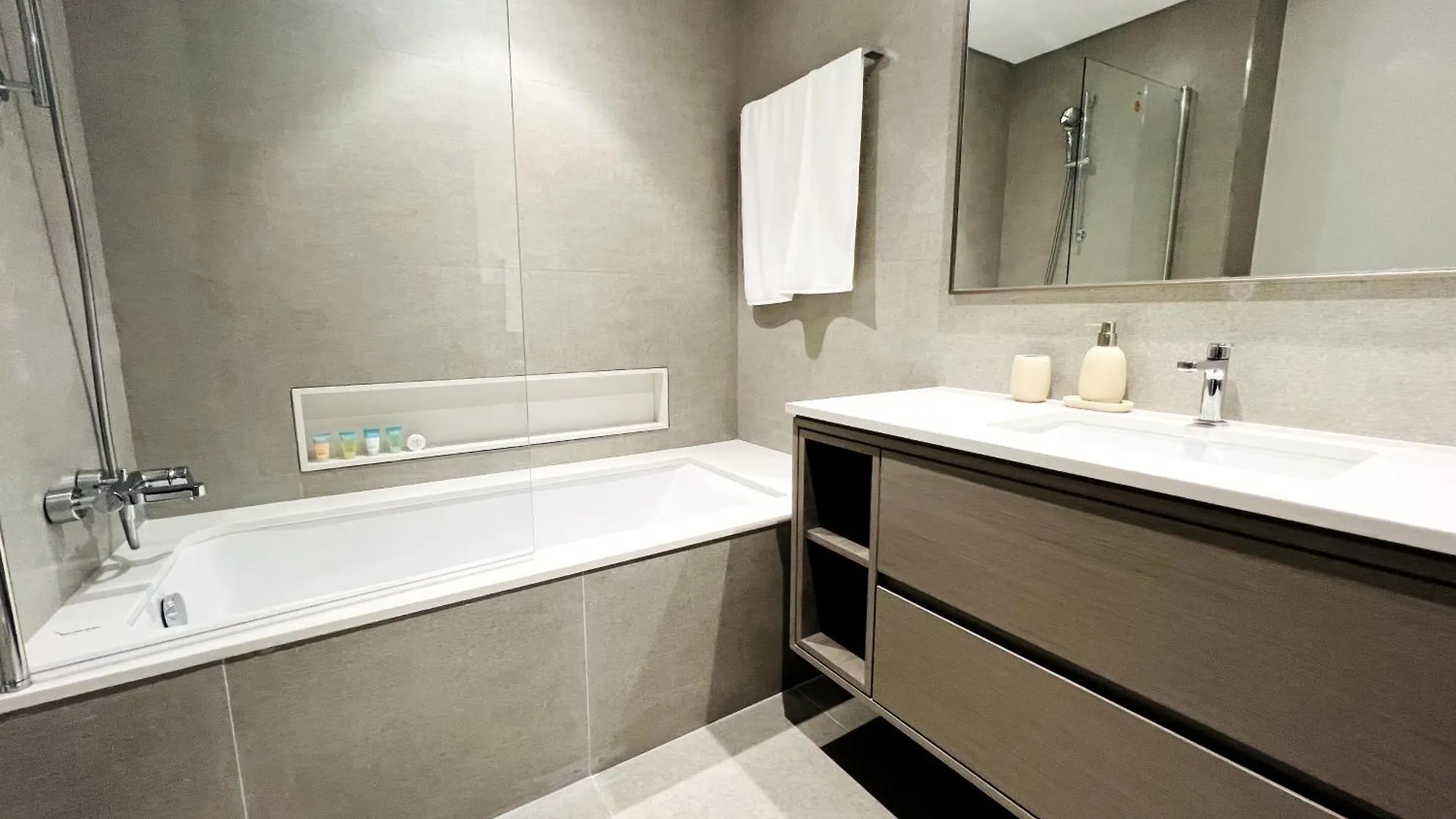 Cozy 2Br Apartment Burj Khalifa & Fountain Views Dubai