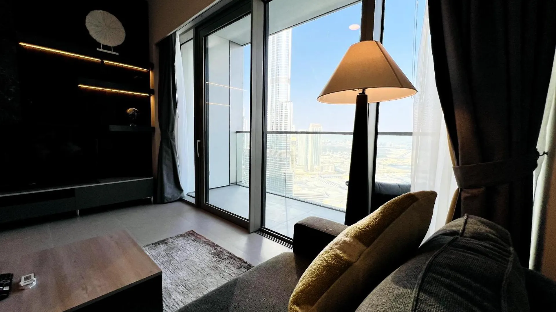 Cozy 2Br Apartment Burj Khalifa & Fountain Views Dubai