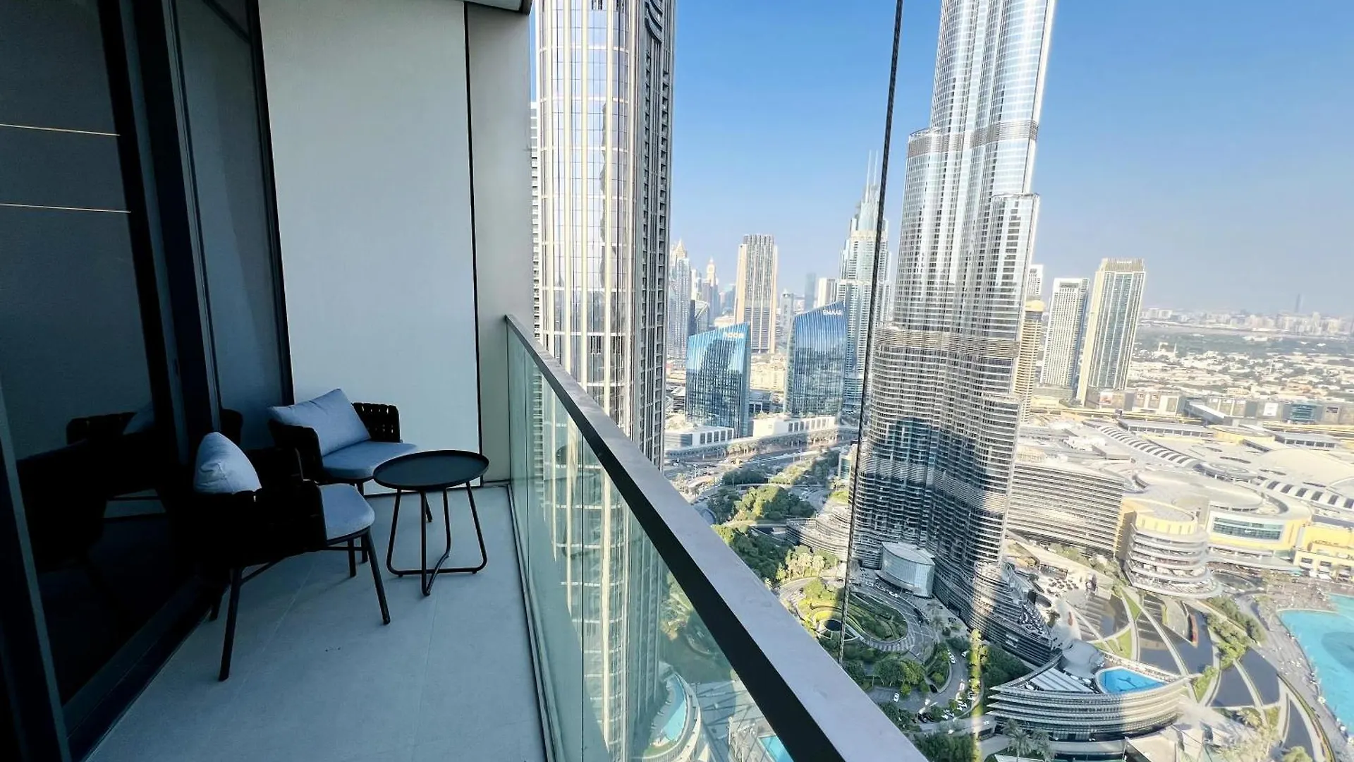 Cozy 2Br Apartment Burj Khalifa & Fountain Views Dubai