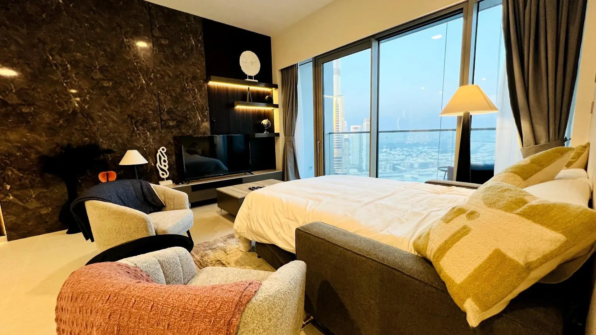 Cozy 2Br Apartment Burj Khalifa & Fountain Views Dubai